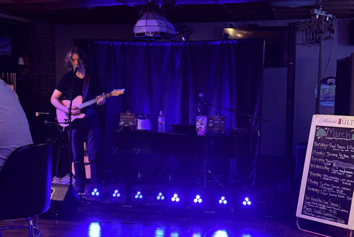 Tom Campbell performing at Crescent City Tap