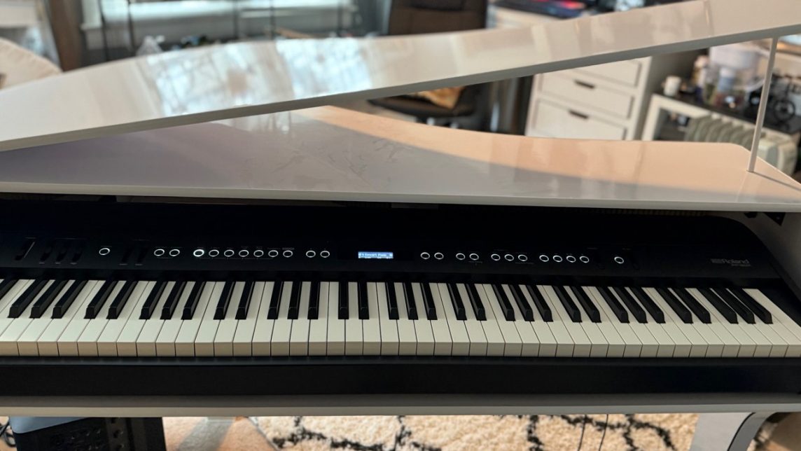 roland fp-90x in presto piano shell