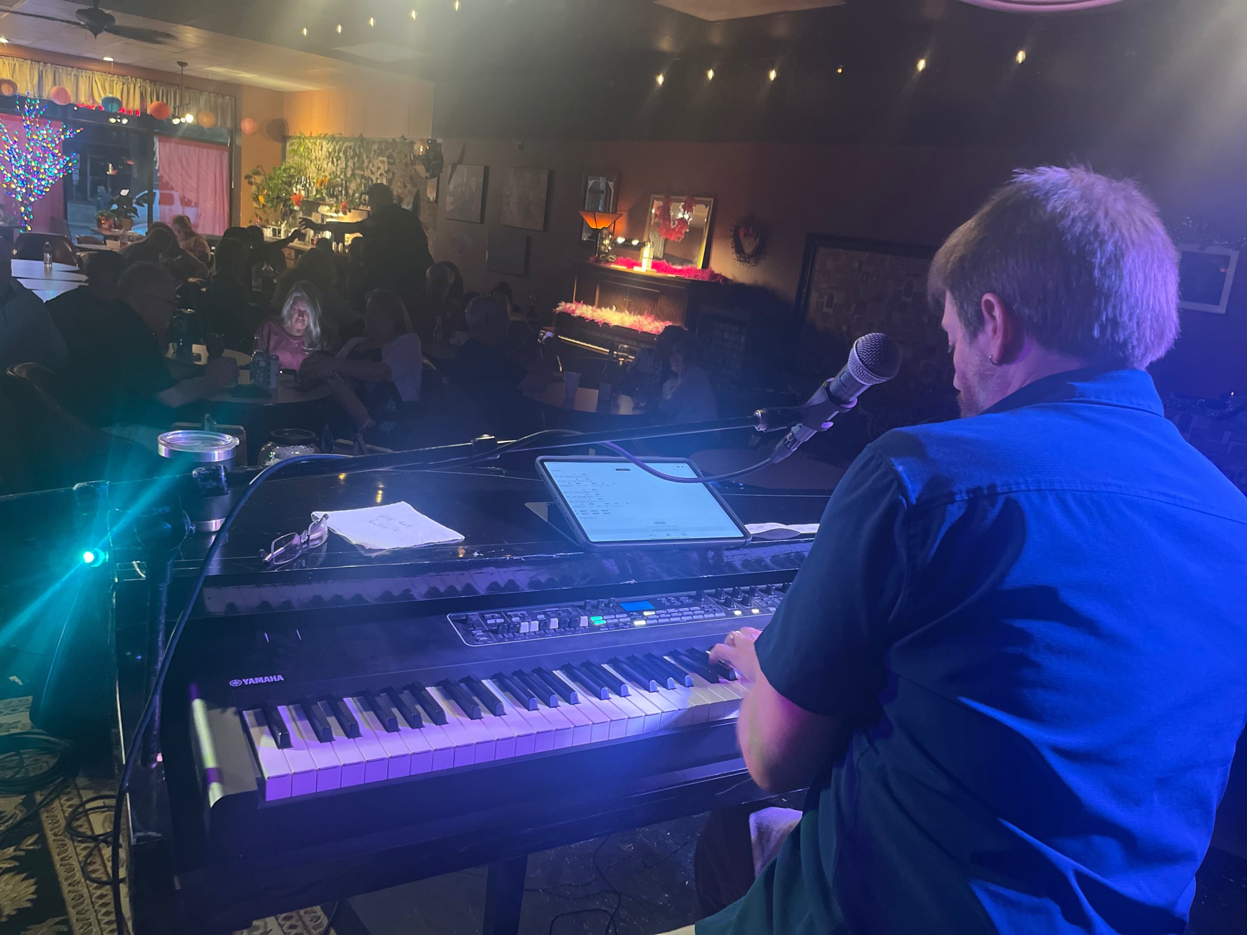 Bell & Field live at The V'ue, Clinton, Iowa