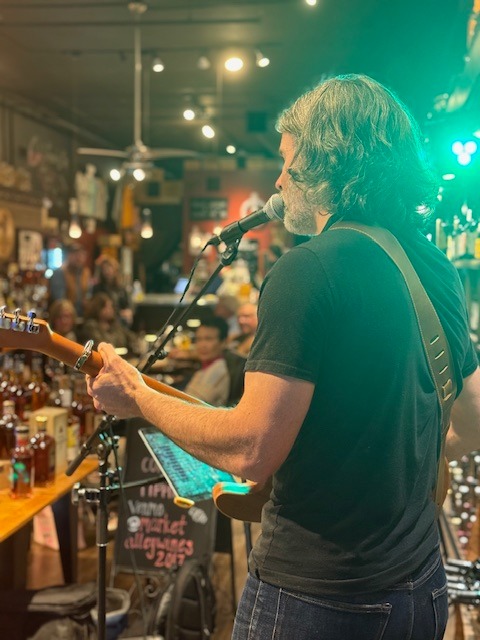 Tom Campbell performing at Market Alley Wines